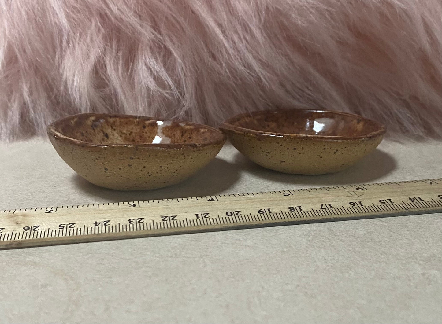 Pair of trinket dishes