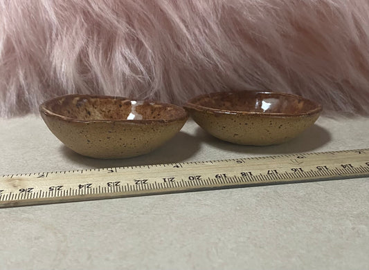 Pair of trinket dishes