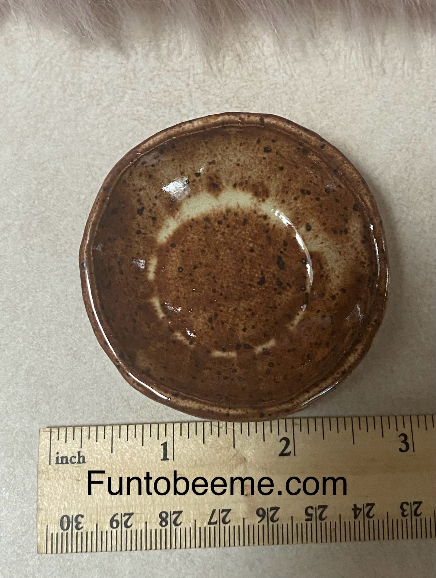 Pair of trinket dishes