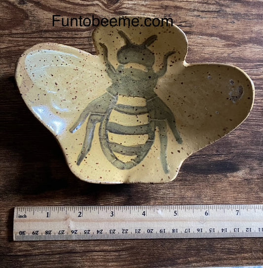Bee dish