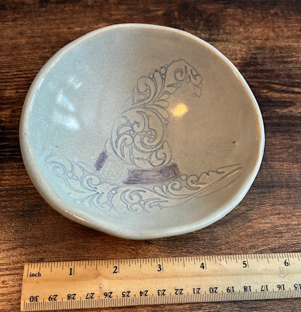 Witch hat bowl
